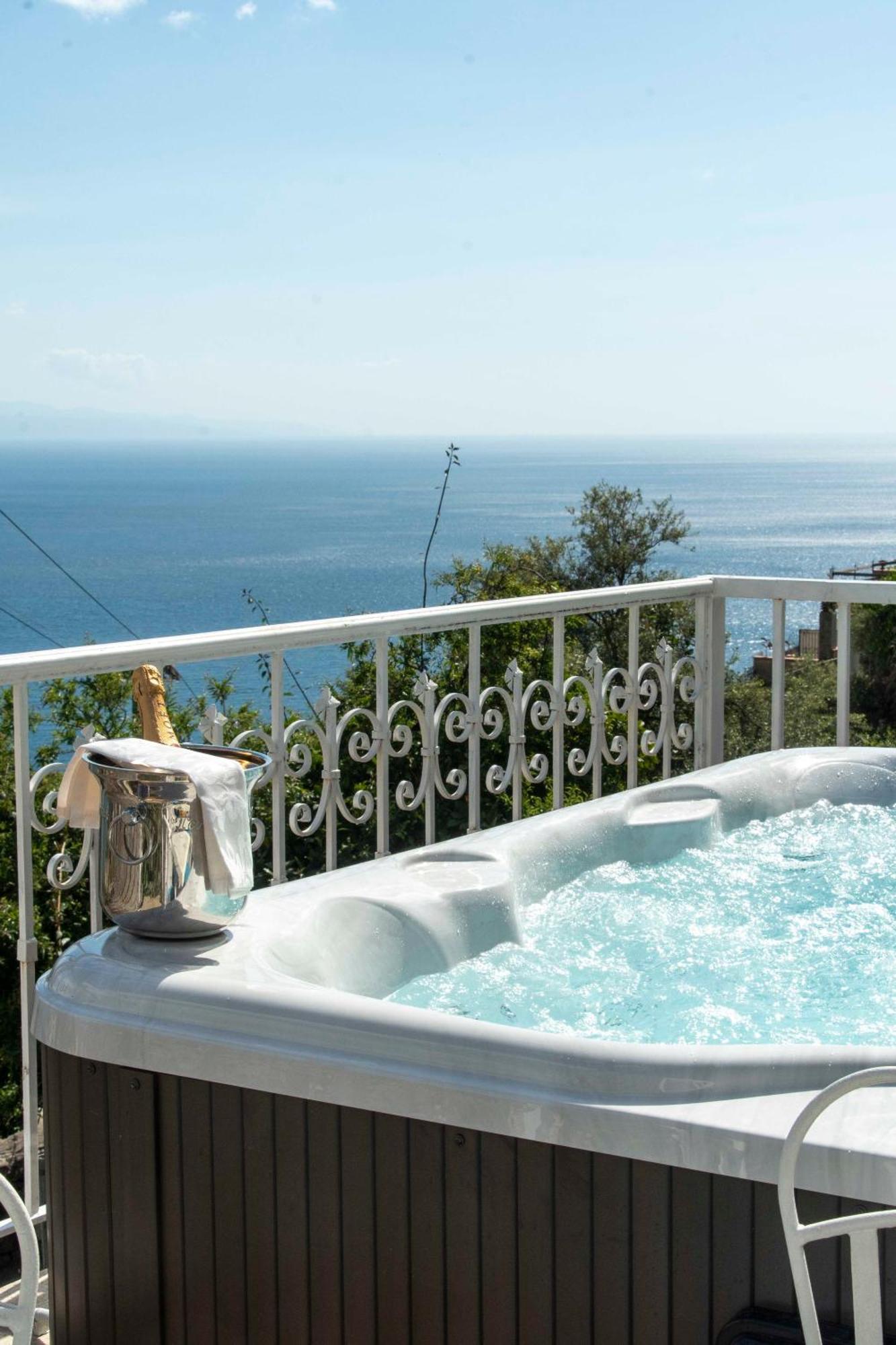 Dream View Suites Taormina Exteriör bild