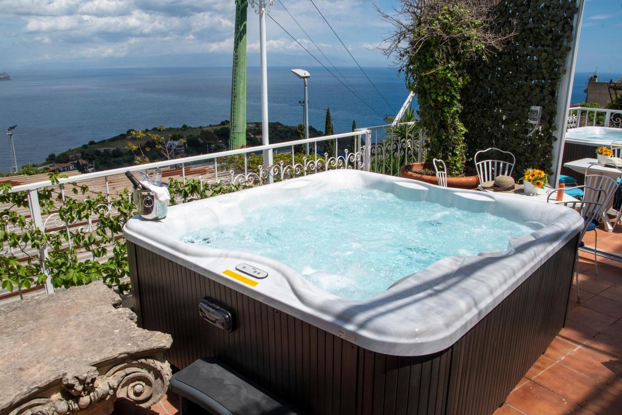 Dream View Suites Taormina Exteriör bild